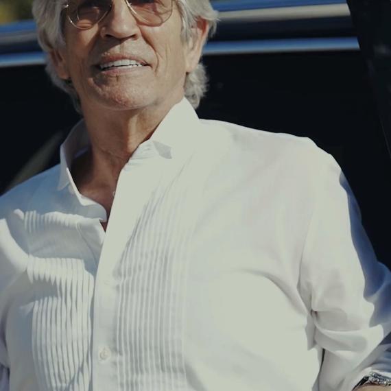 Eric Roberts recomanda Ami White